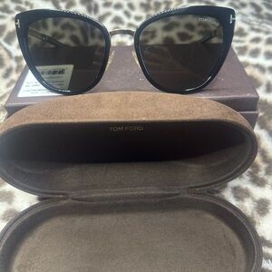 Tom Ford Elegant Black Sunglasses